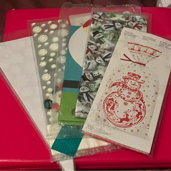 Santa Puppet Kit and Cello Treat Bags Set - Picture 2 of 2